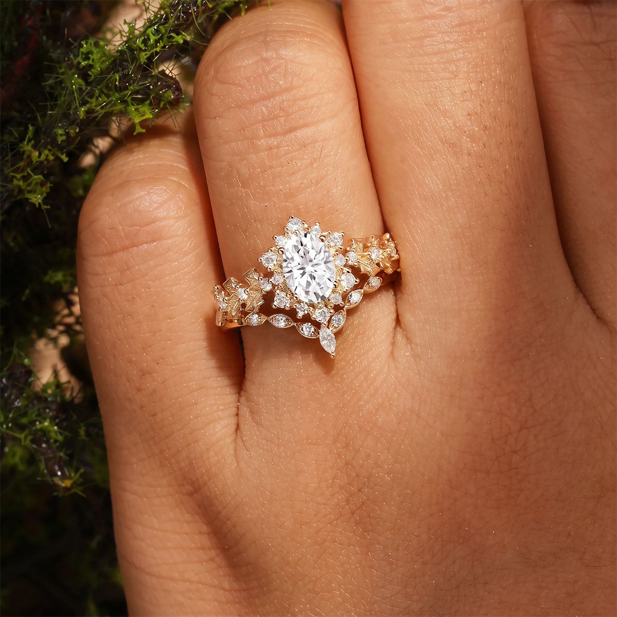 Stackable Floral Oval Moissanite Ring Set - Gold