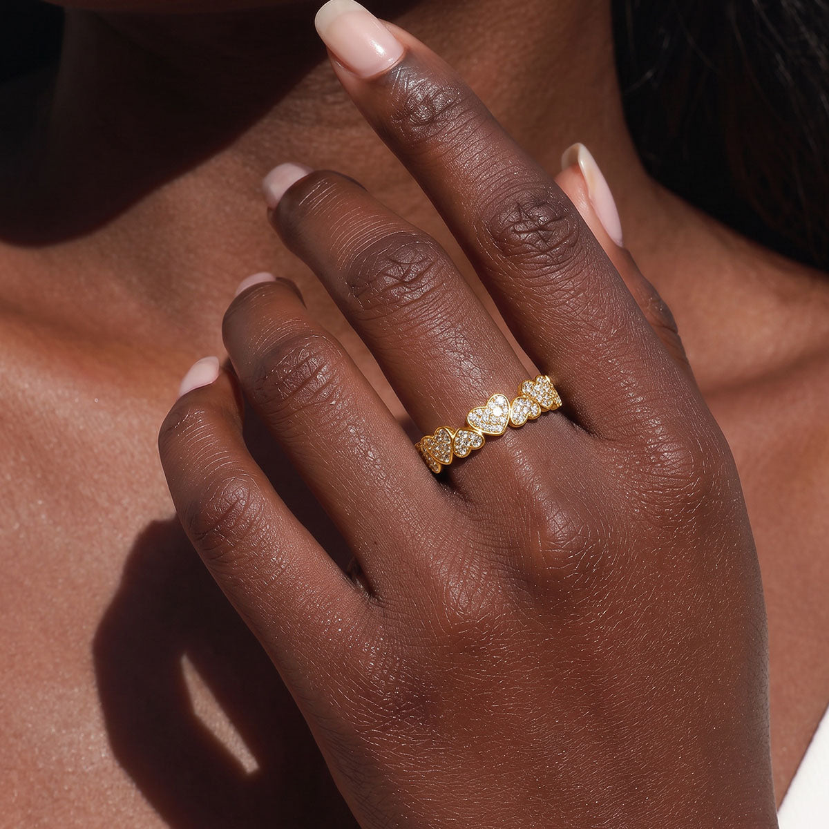 Alternating Heart Moissanite Eternity Band Ring - Gold