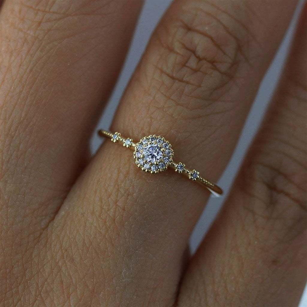 Brilliant Diamond Halo Ring - Gold