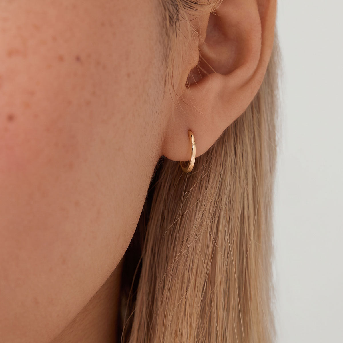Classic Slim Huggie Hoop Earrings - Gold