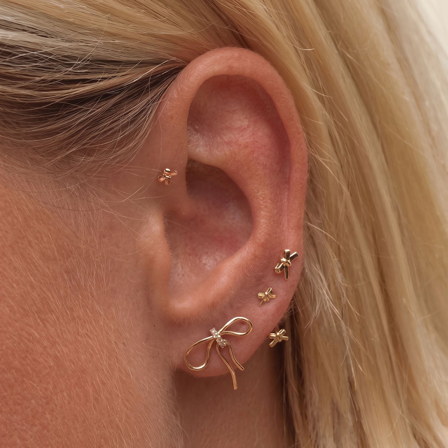 Cute Bowknot U Hoop Huggie Earrings - Gold