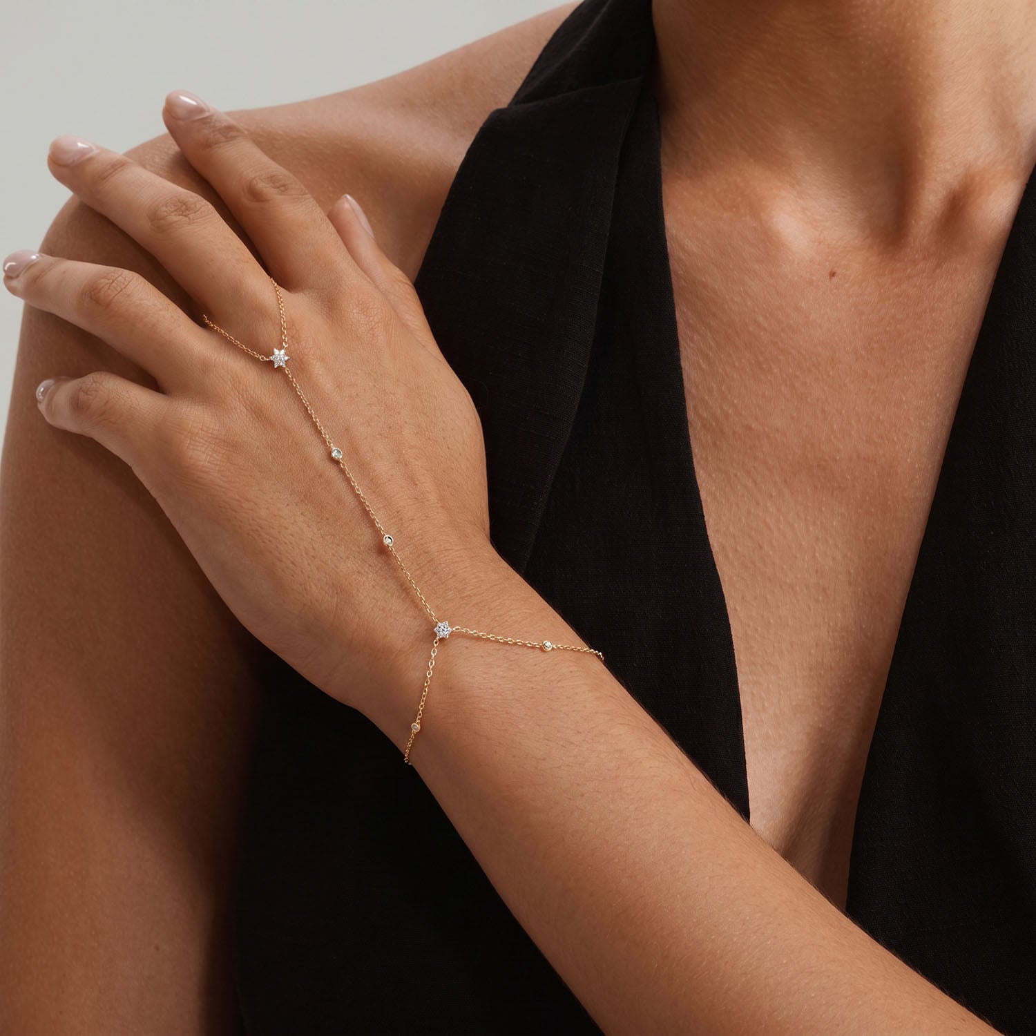 Dainty Snowflake Diamond Hand Chain Bracelet - Gold