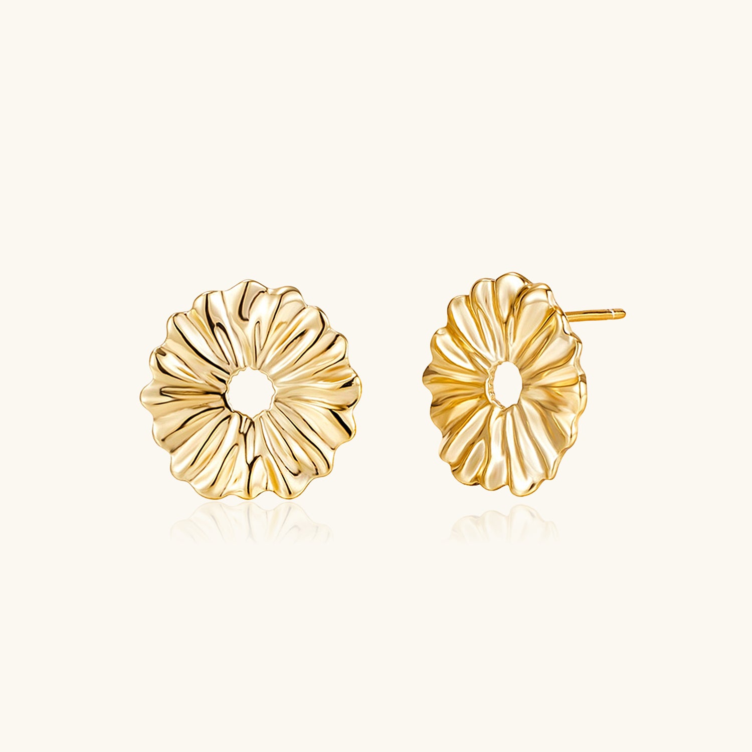 Daisy Stud Earrings - Gold