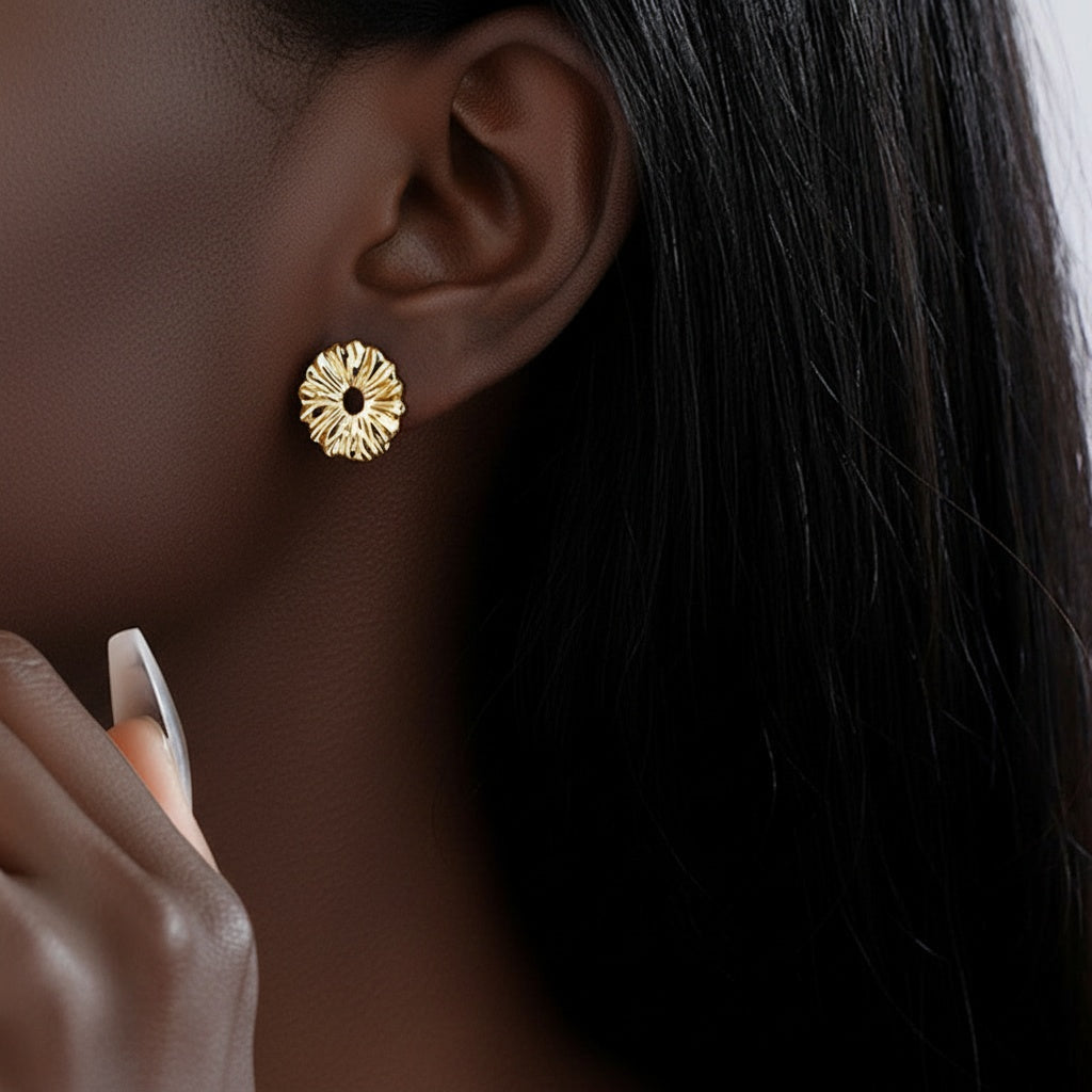 Daisy Stud Earrings - Gold