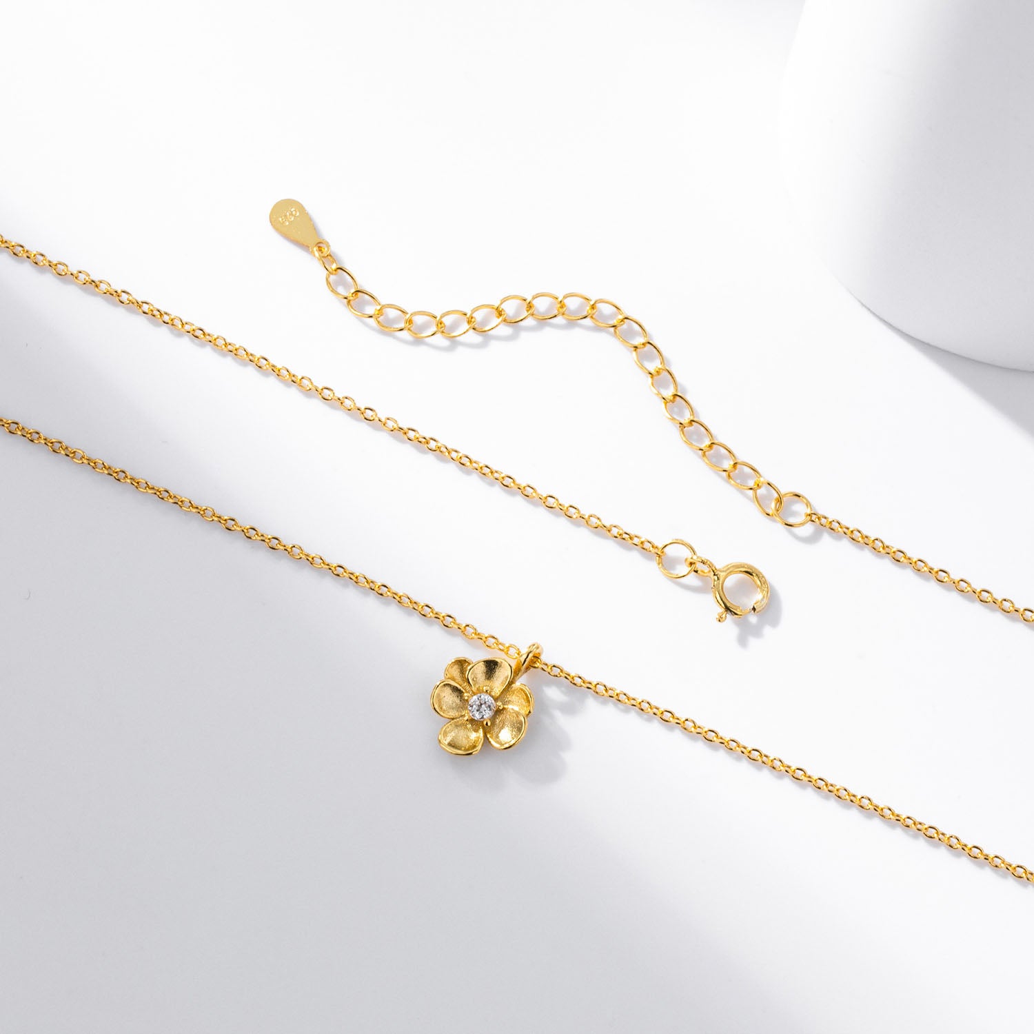 Diamond Flower Pendant Necklace - Gold