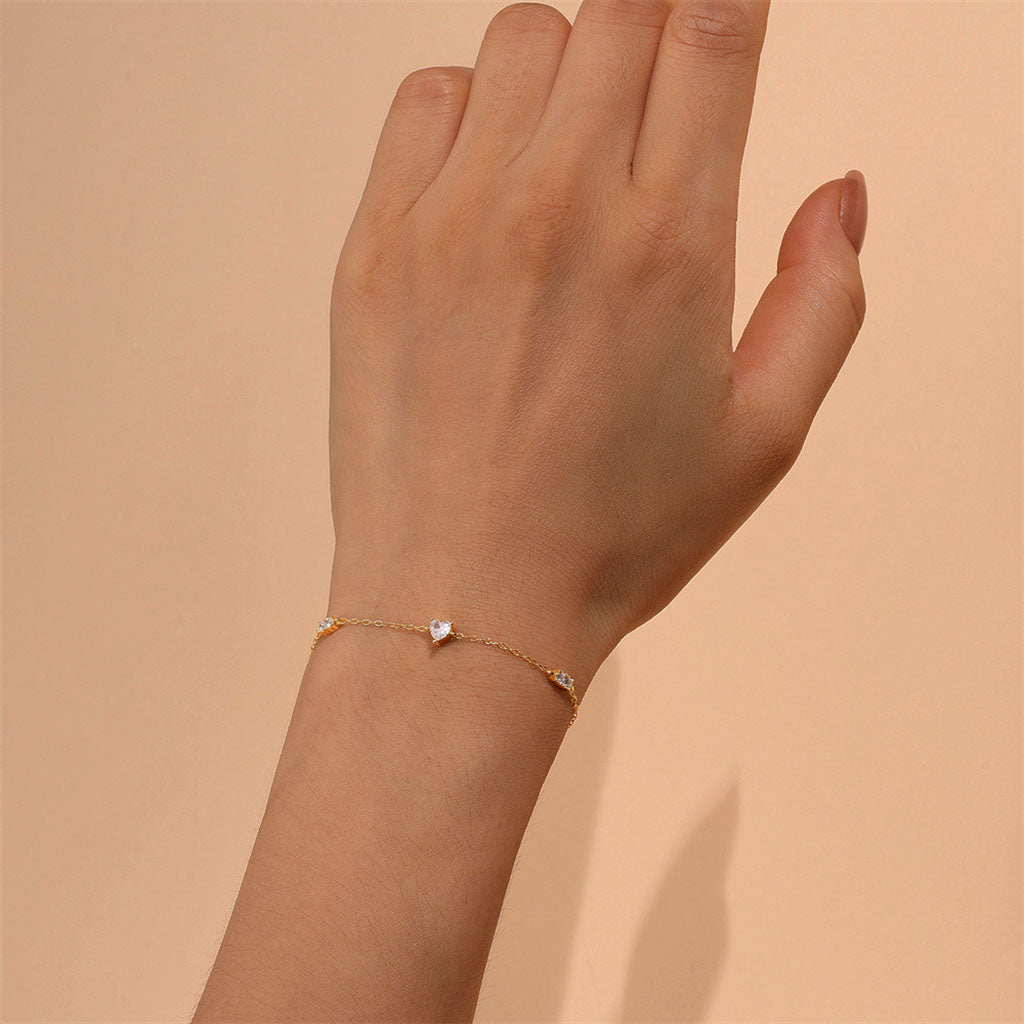 Diamond Heart Station Bracelet - Gold