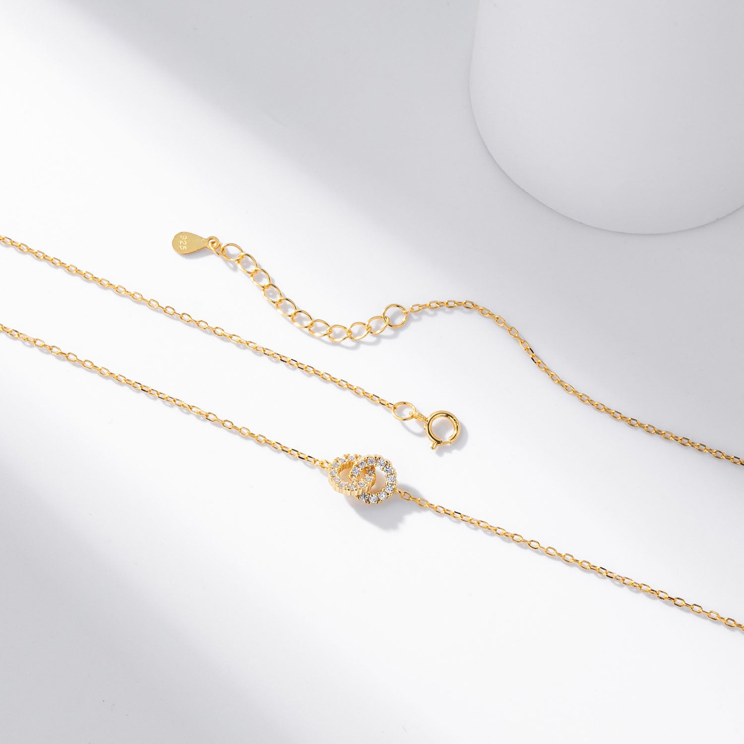 Diamond Interlocking Circle Necklace - Gold