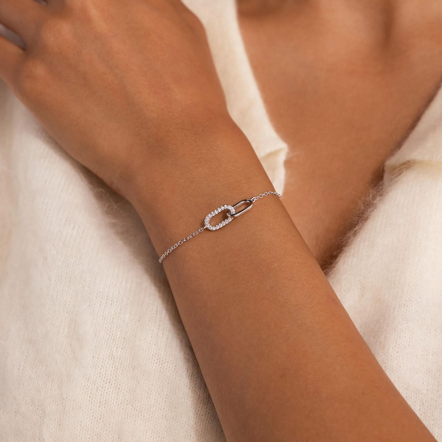 Diamond Interlocking Link Bracelet - Silver