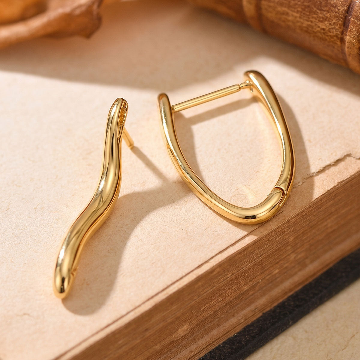 Elongated Slim Wave Hoop Earrings - Gold