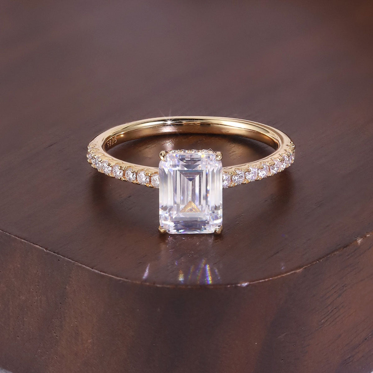 Emerald Pavé Moissanite Ring - Gold