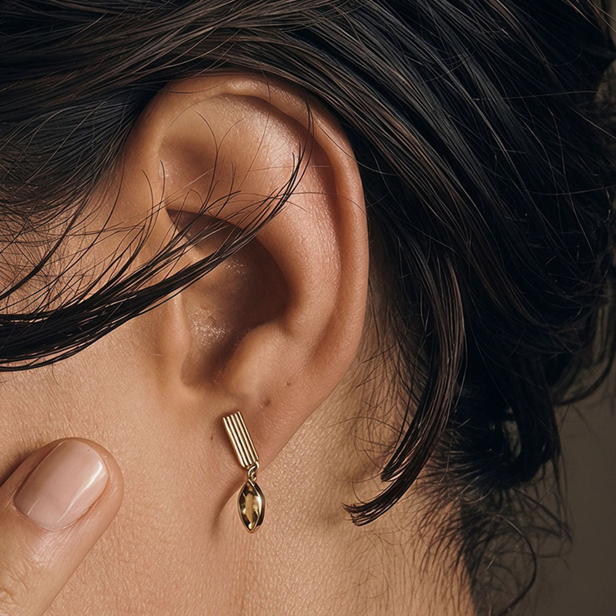 Green Simulated Diamond Ribbed Bar Drop Earrings - Gold