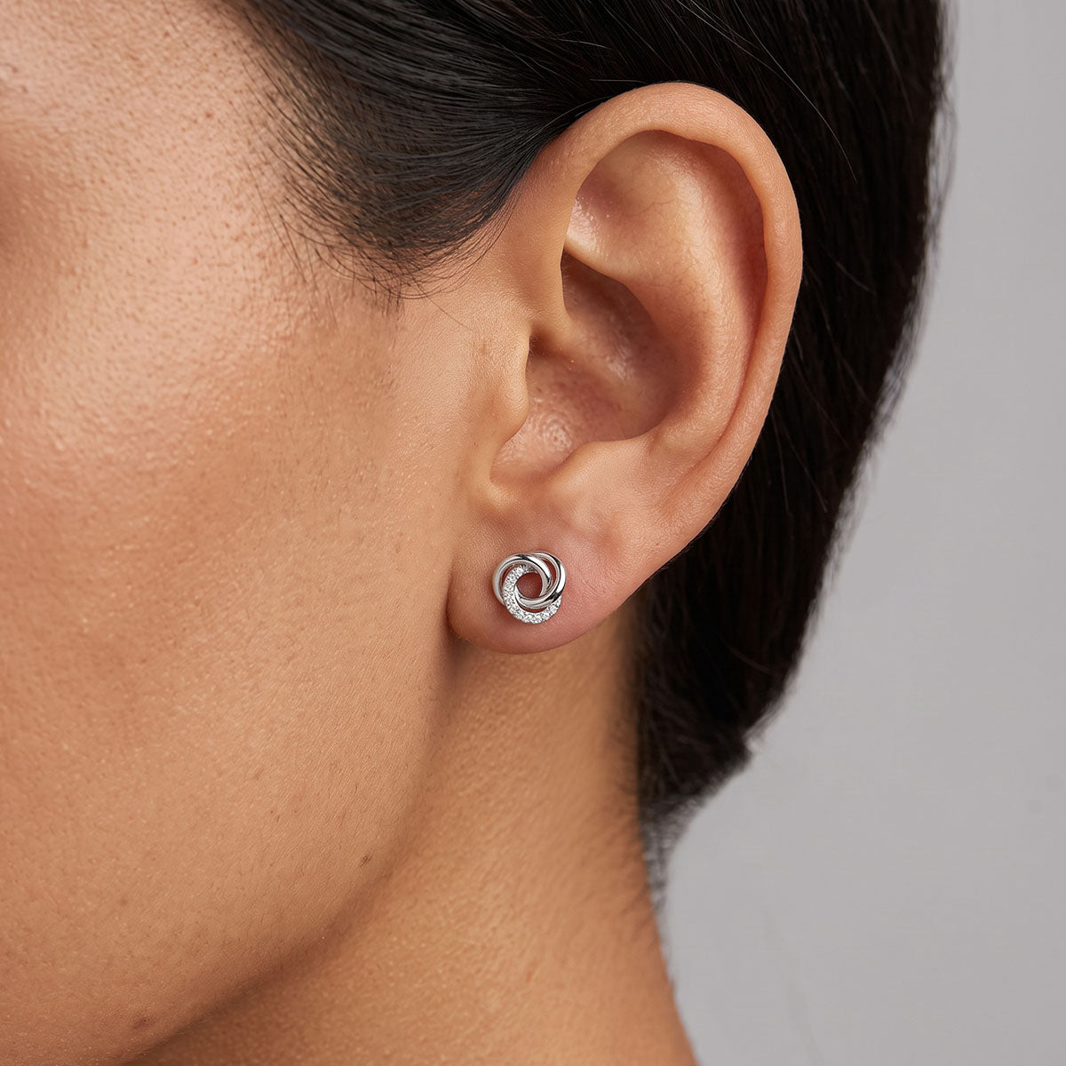 Interlocking Knot Floral Moissanite Stud Earrings - Silver