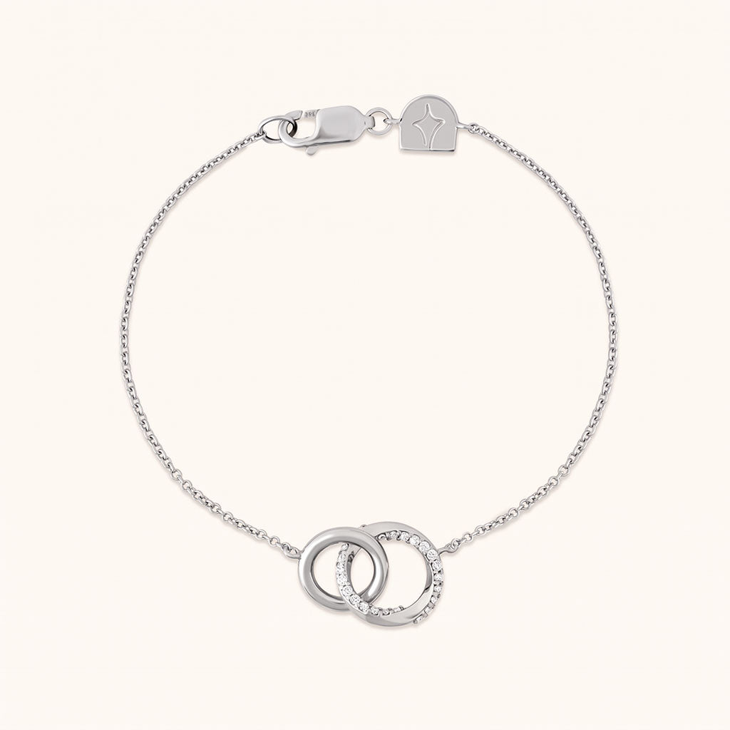 Interlocking Pavé Circle Chain Bracelet - Silver