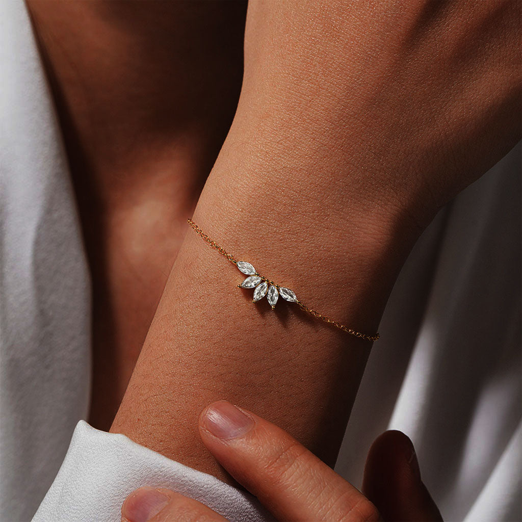 Luminous Diamond Crown Bracelet - Gold