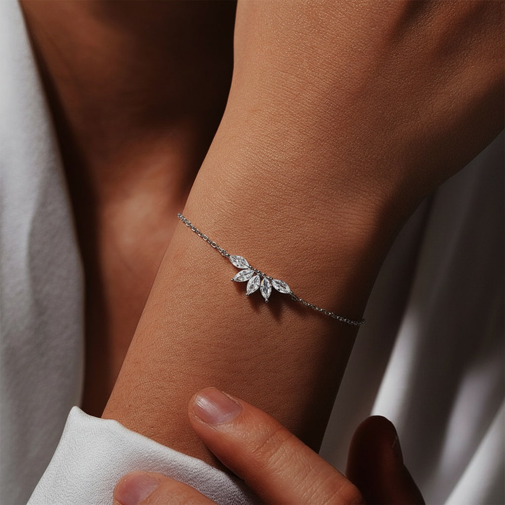 Luminous Diamond Crown Bracelet - Silver