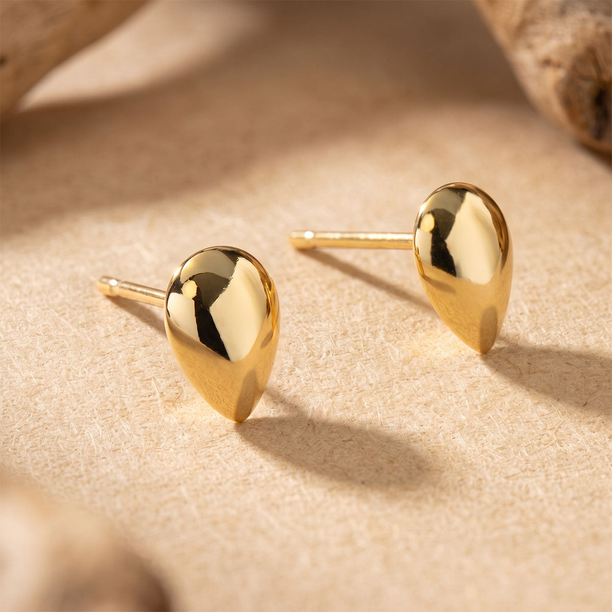 Minimalist Teardrop Stud Earrings - Gold