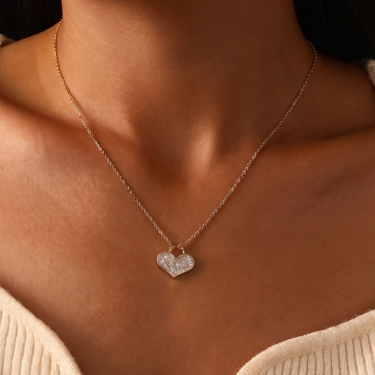 Mixed Cut Heart Lock Moissanite Pendant Necklace - Gold