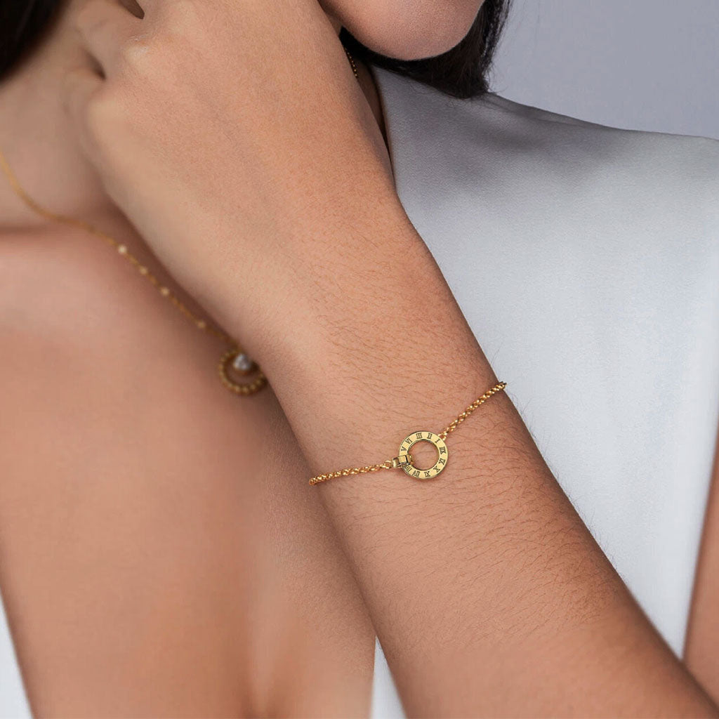 Numeral Moissanite Interlocking Circle Bracelet