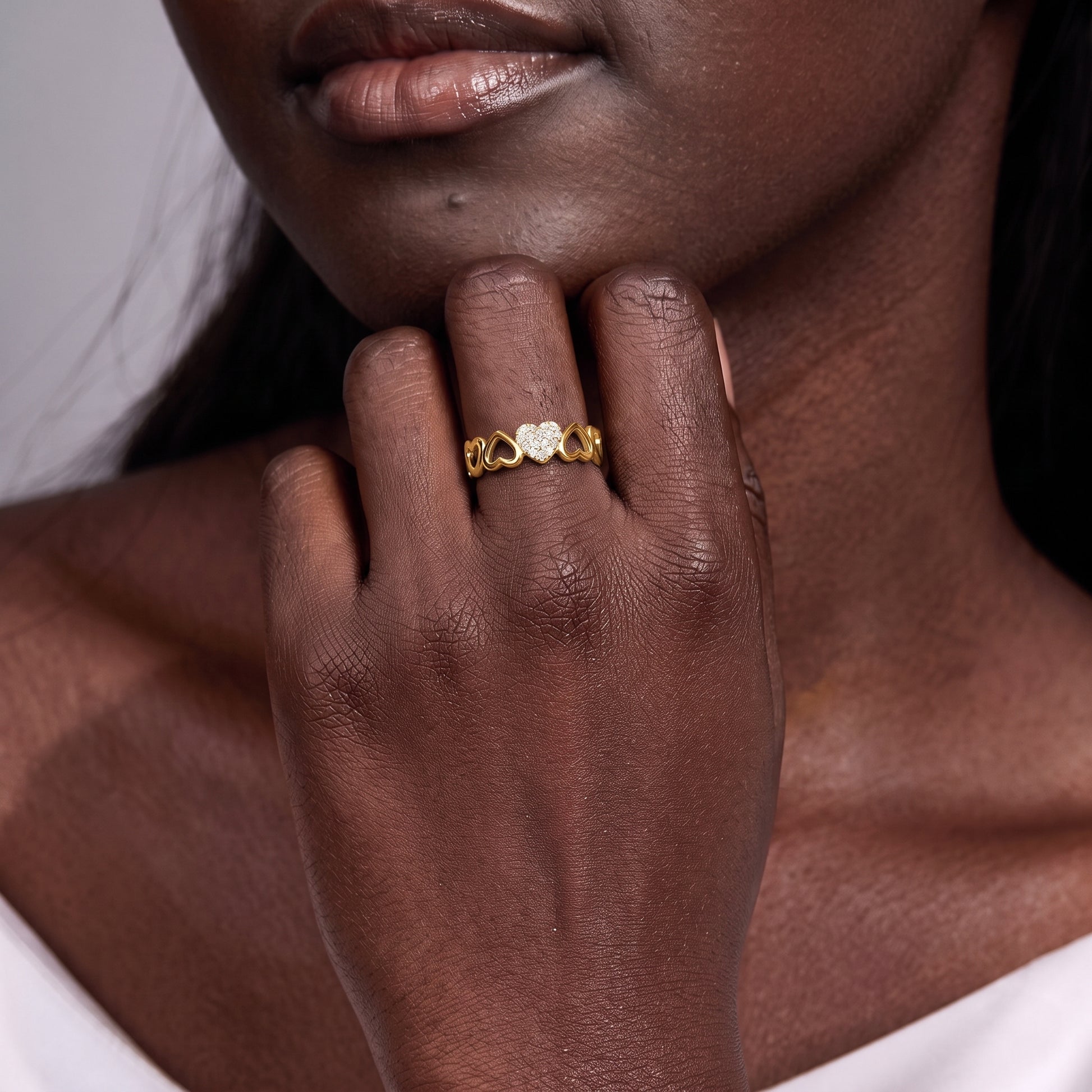 Pavé Moissanite Open Heart Band Ring - Gold