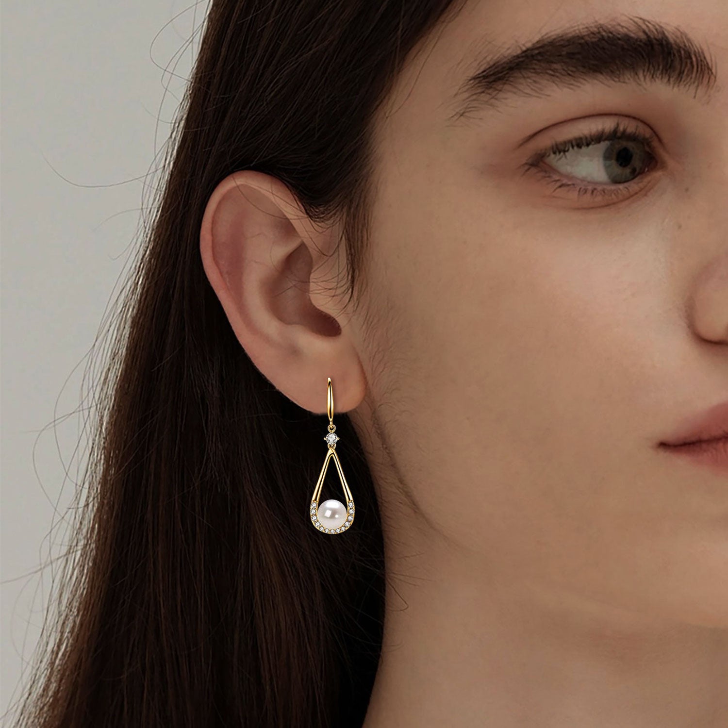 Pavé Teardrop Freshwater Pearl Earrings - Gold