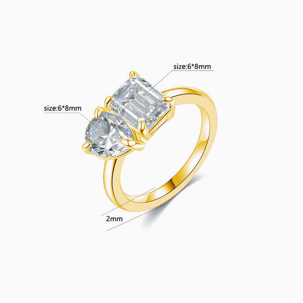 Pear and Emerald Moissanite Toi et Moi Ring Ring - Gold