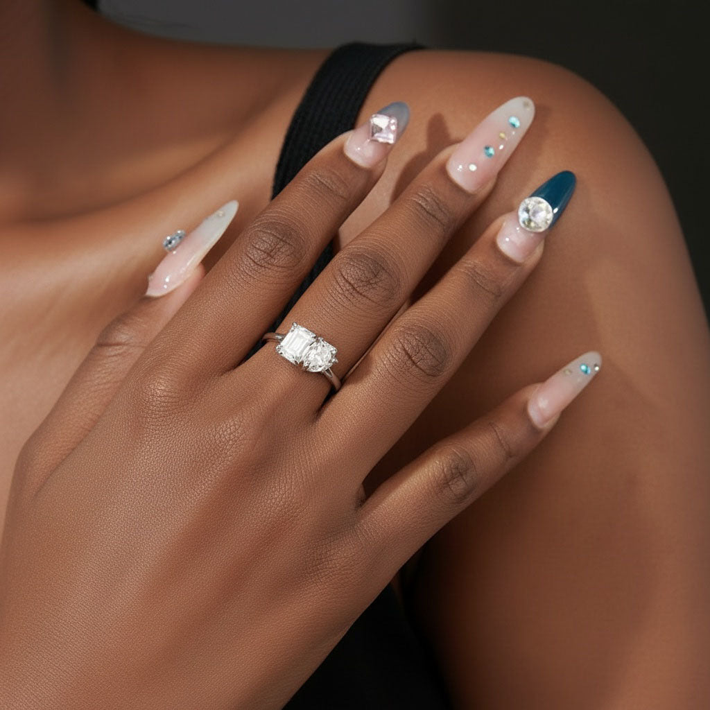 Pear and Emerald Moissanite Toi et Moi Ring Ring - Silver