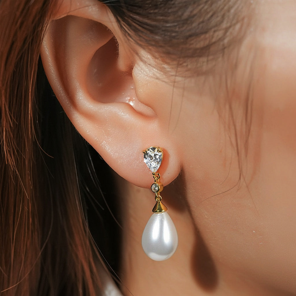 Pear Diamond Pearl Drop Earrings - Gold
