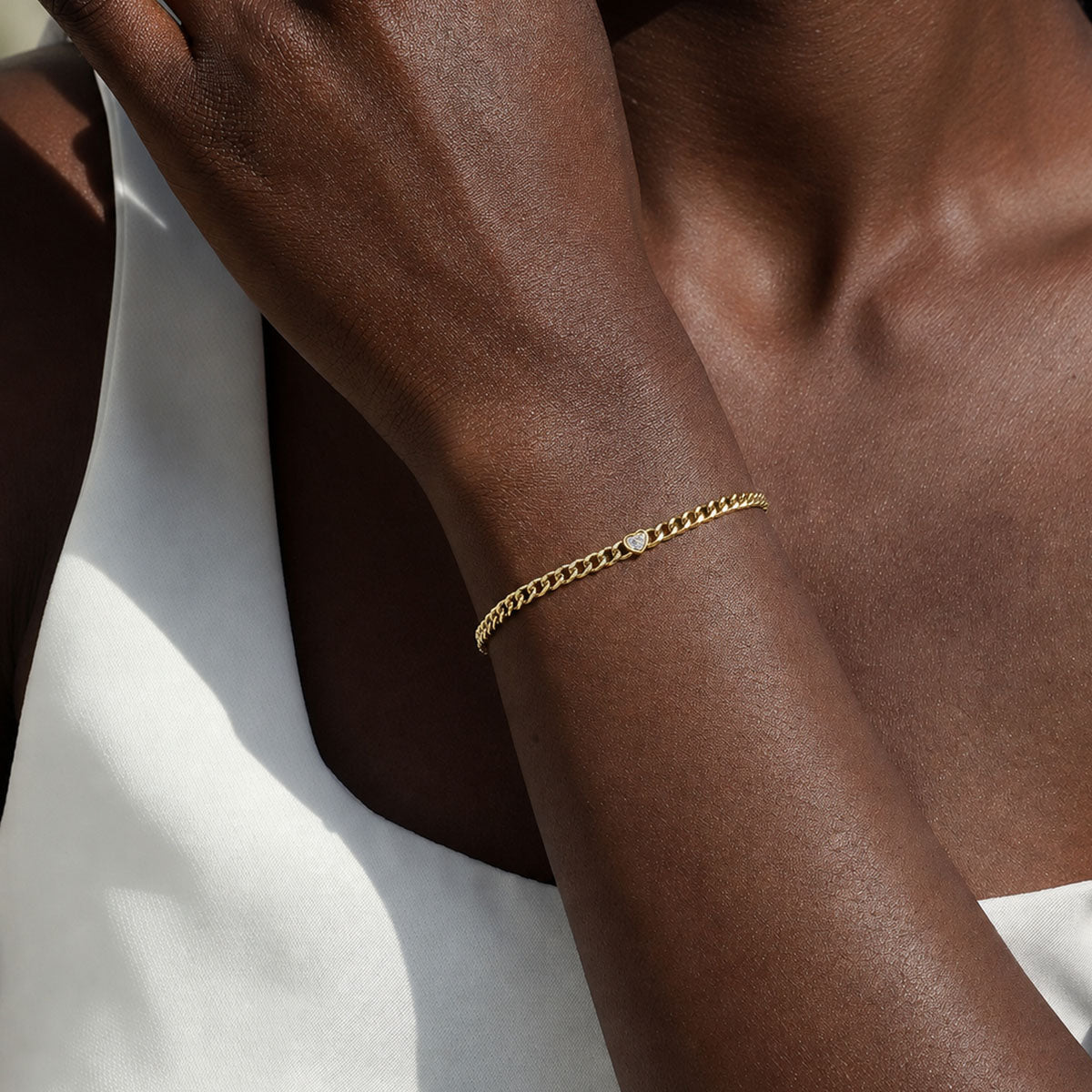 Petite Heart Moissanite Curb Chain Bracelet - Gold
