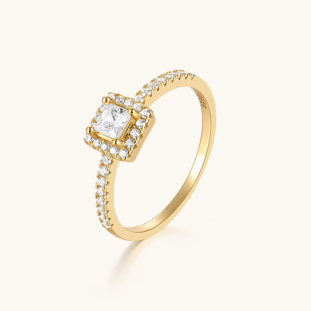 Princess Cut Diamond Halo Ring - Gold