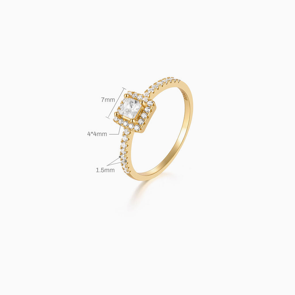 Princess Cut Diamond Halo Ring - Gold