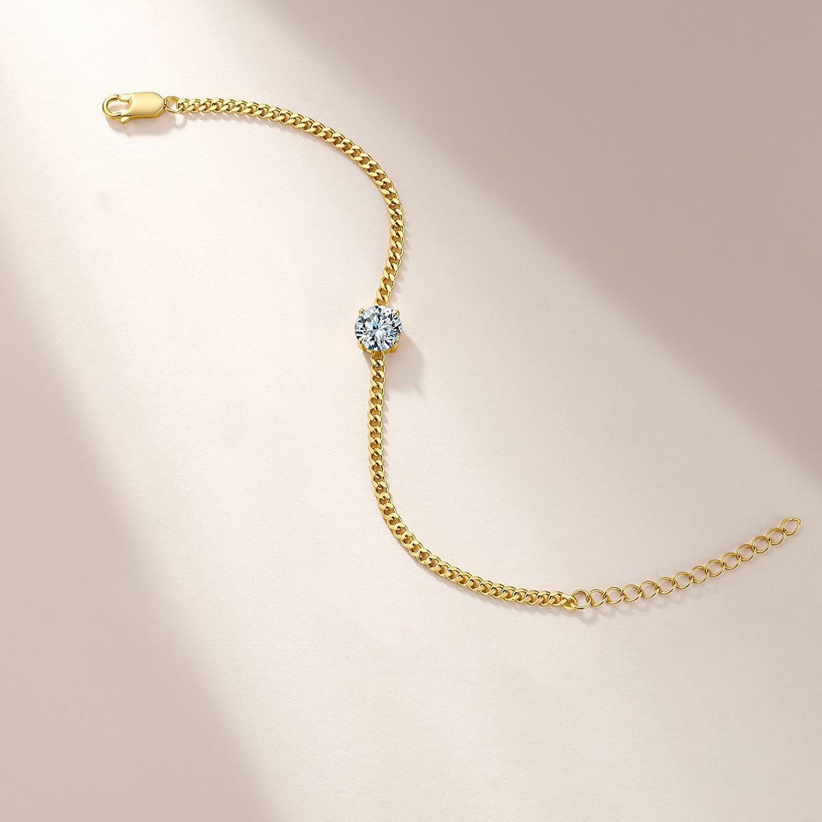 Solitaire Moissanite Curb Chain Bracelet - Gold