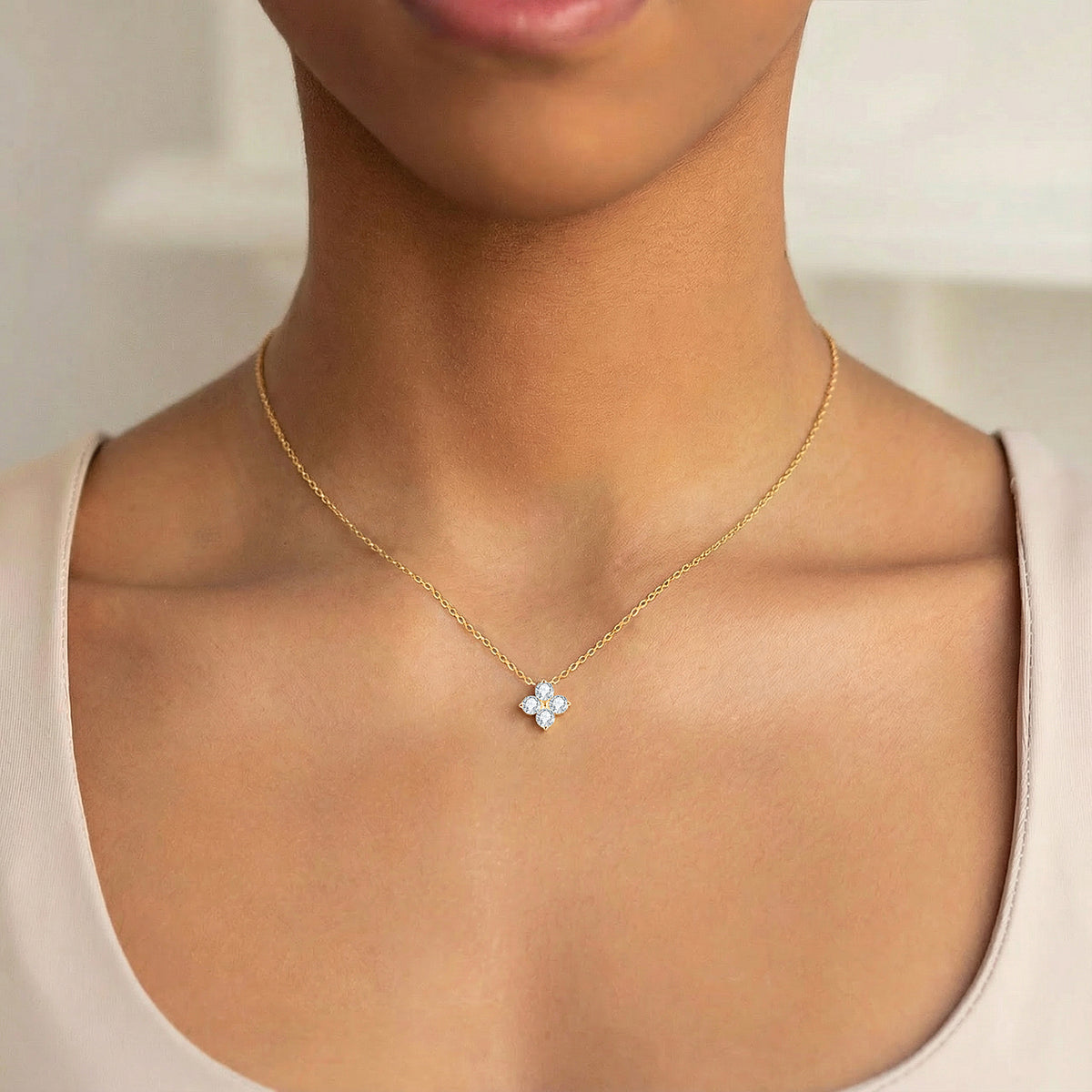 Starry Flower Moissanite Pendant Necklace - Gold