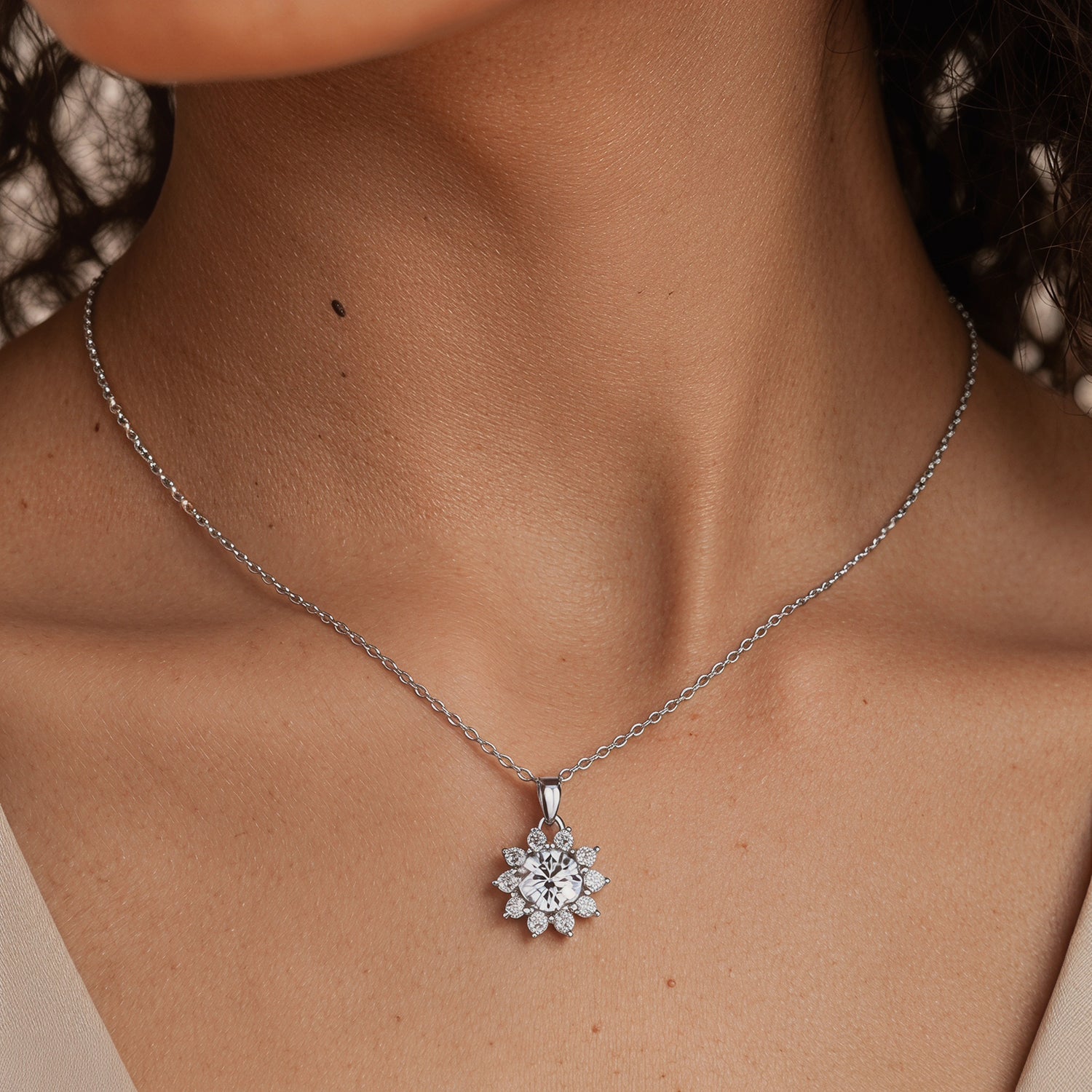 Sunfloral Moissanite Halo Pendant Necklace - Silver