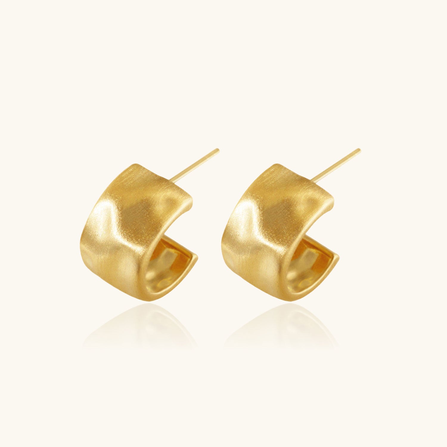 Textured C Chunky Hoop Earrings - Gold
