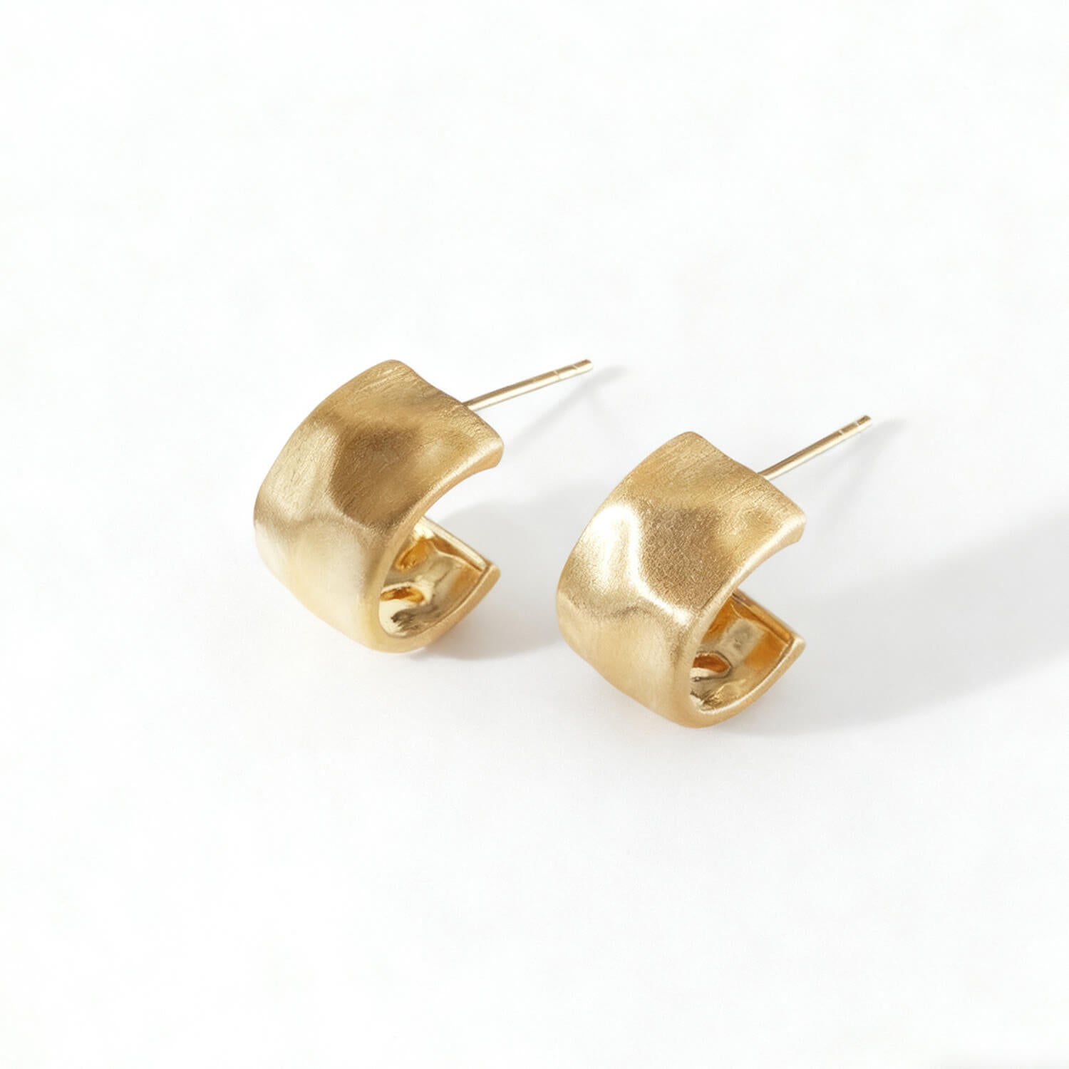 Textured C Chunky Hoop Earrings - Gold