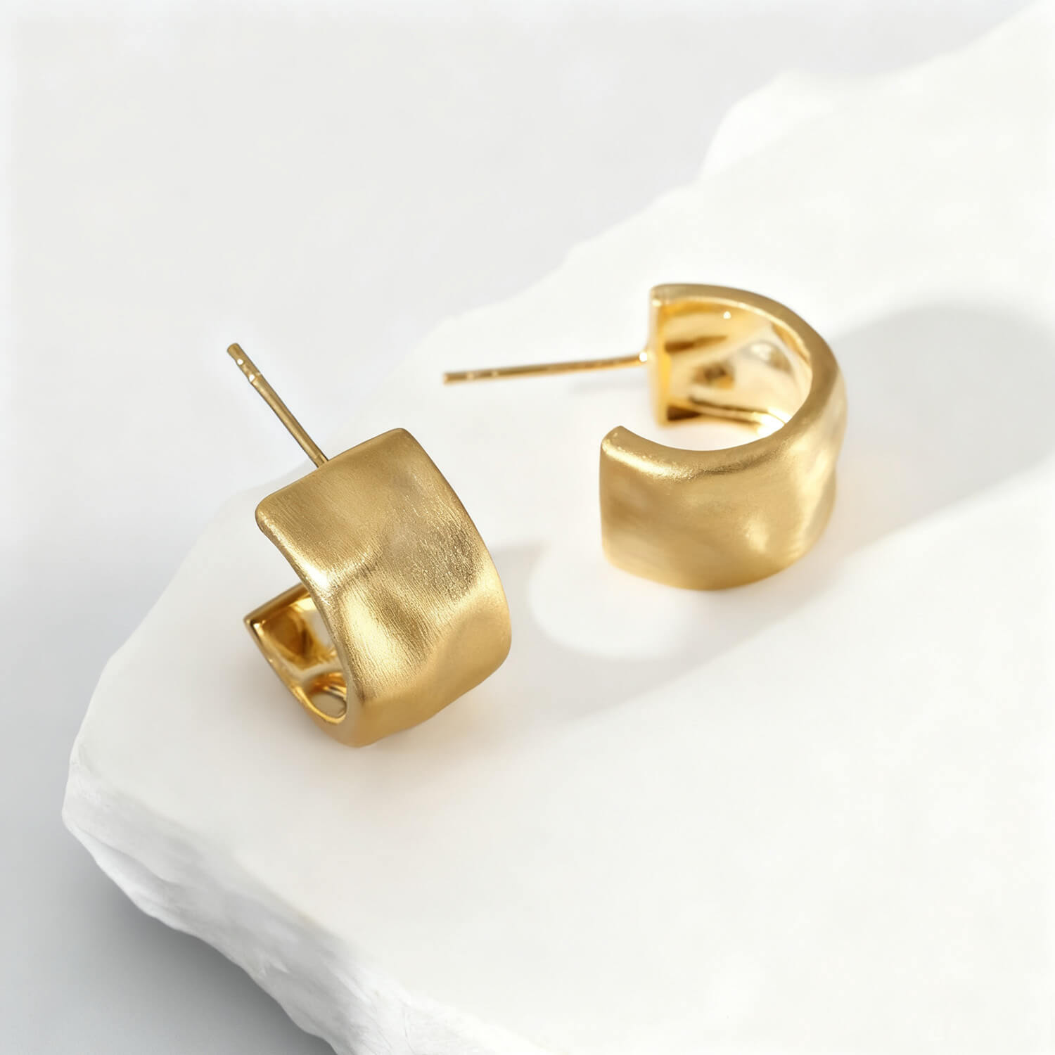 Textured C Chunky Hoop Earrings - Gold