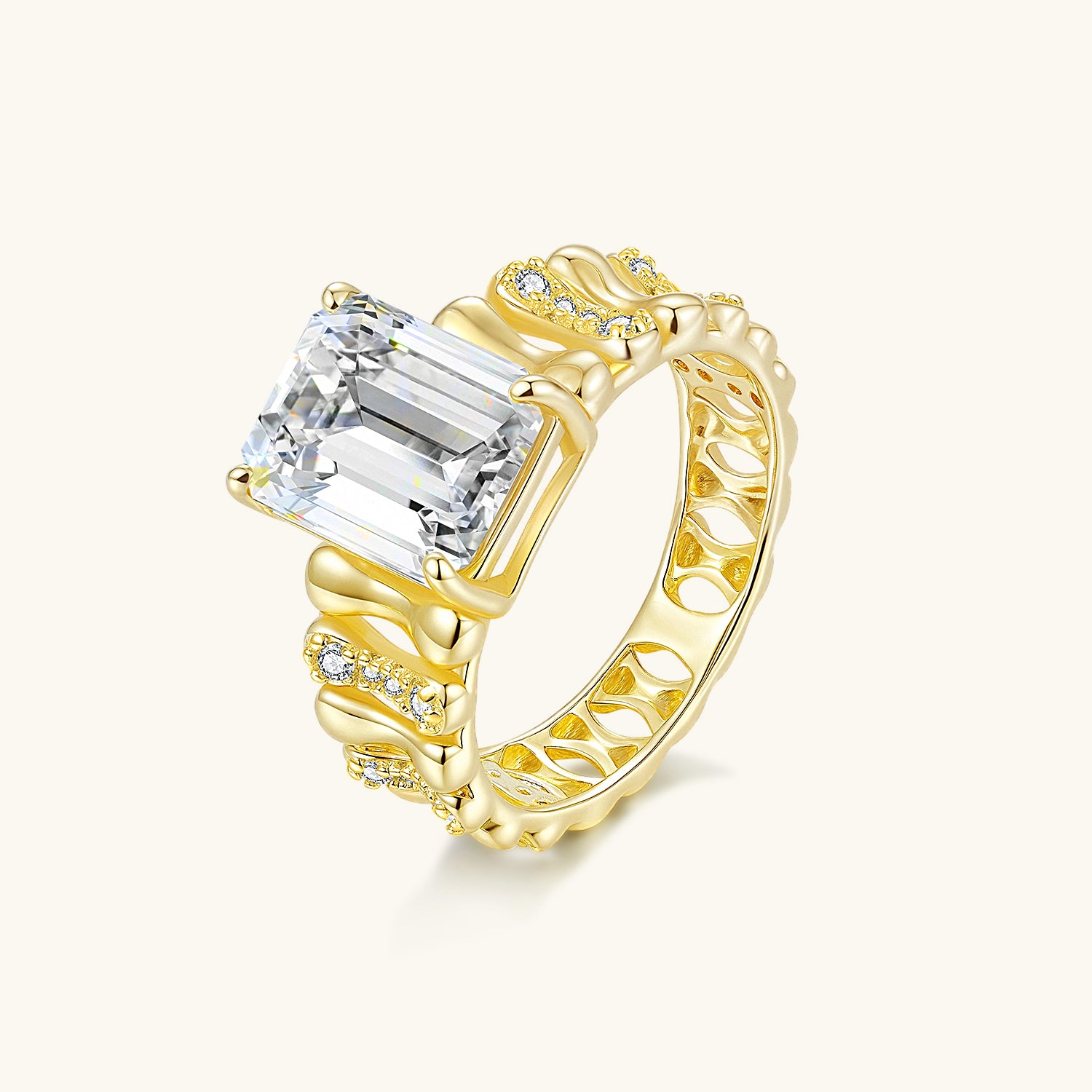 Vintage Emerald Moissanite Ring - Gold